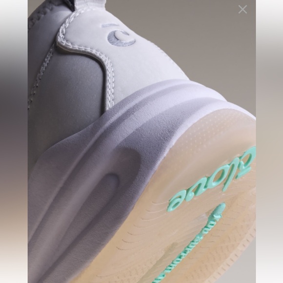 Clove Classic Brilliant White Women's Bungee Athletic Shoe 8 - Picture 3 of 13